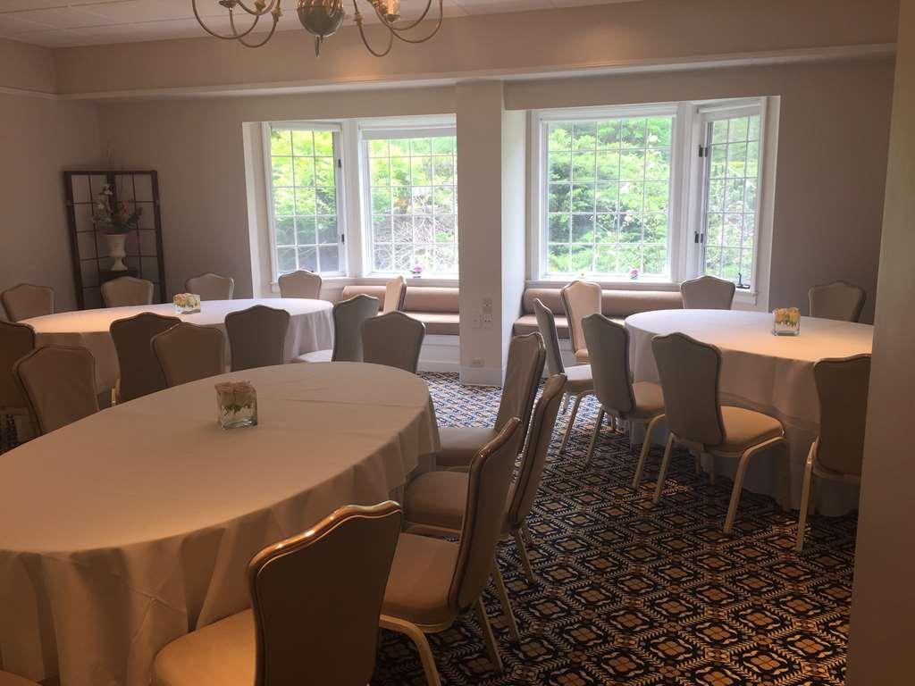 The Simsbury Inn Amenities photo