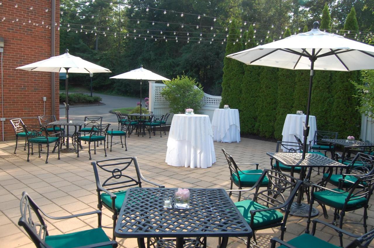 The Simsbury Inn Exterior photo