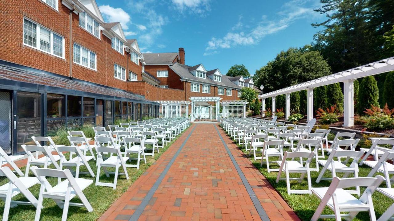 The Simsbury Inn Exterior photo