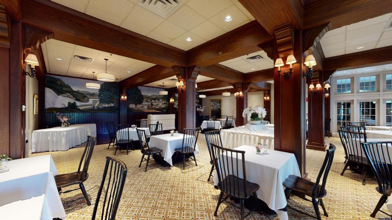The Simsbury Inn Exterior photo