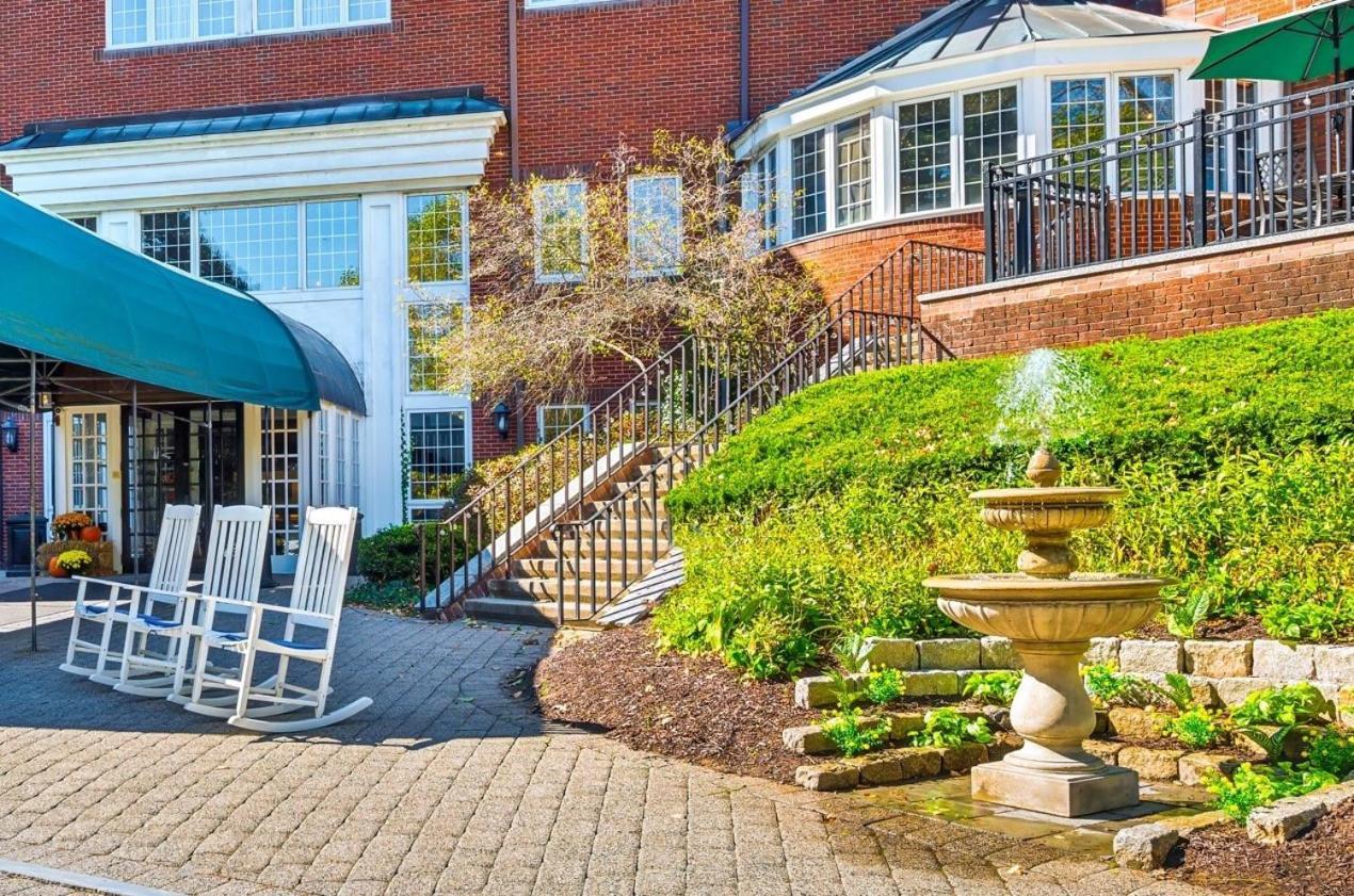 The Simsbury Inn Exterior photo